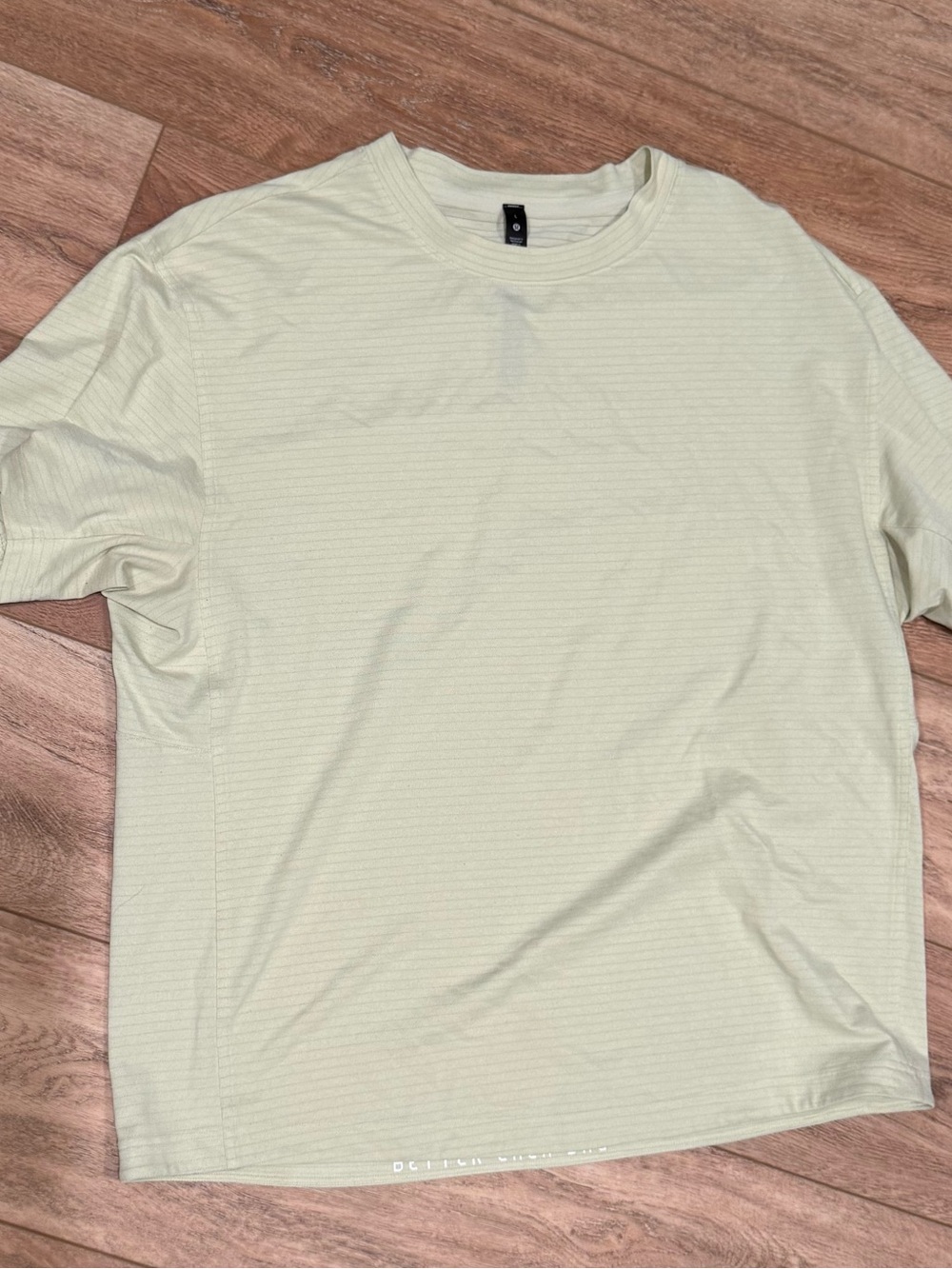lululemon athletica Men's Crew Tee - Pale Yellow Large